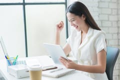 woman starting her own business