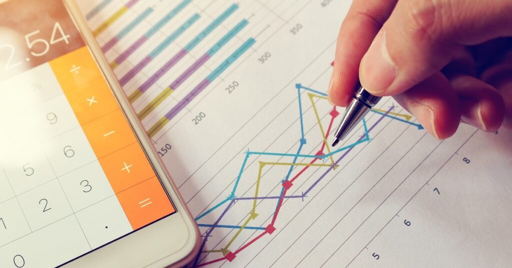 small business owner hand calculation of gross margin, with chart and calculator